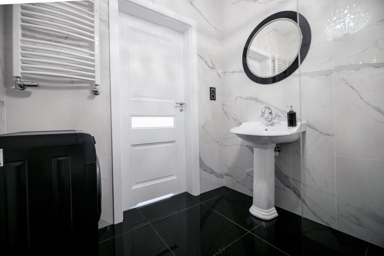 Apartament Royal Blue Ustka Apartment ภายนอก รูปภาพ